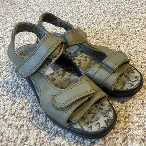 Golfstream Shoes Womens Leather Sandals Size 5 M Adjustable Strap Golfing Green